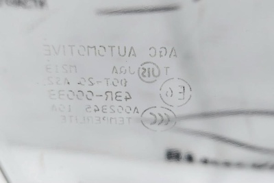 Стекло двери передней правой Grand Vitara 2005-2015 3 ДВЕРИ  Grand Vitara 8450164J00