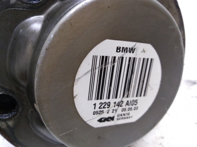 Привод BMW 5 E39 33211229142