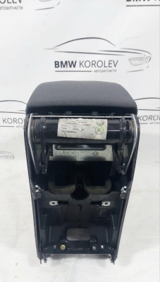 Подлокотник в сборе VW Golf VI (2008-2013)   5M0864207F