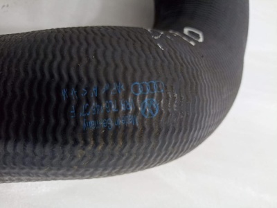 Патрубок интеркулера Touareg 2002-2010 (7L6145972E)  7L6145972E