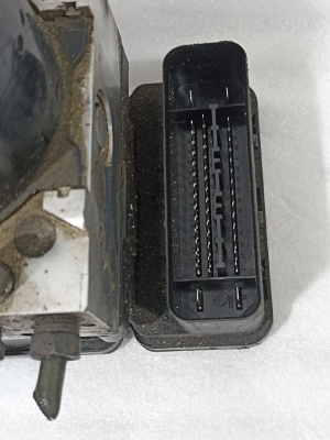 Блок ABS (насос) АКПП (2005-2015) Grand Vitara 5611077KC2