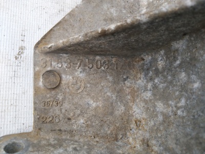 Опорный кронштейн M57  X5E53 31537503119