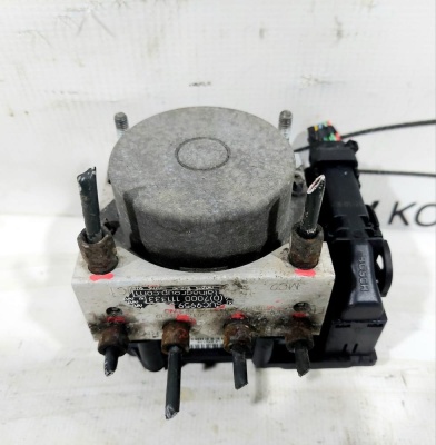 Блок ABS (насос) 2WD Suzuki SX4    SX4 5611079J80 
