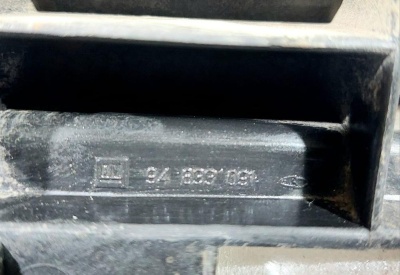 Кронштейн заднего бампера центральный Cruze (2009-2016)  94833091