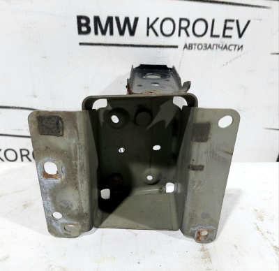 Кронштейн усилителя заднего бампера левый Juke (F15) 2011-2019  852111KD0A