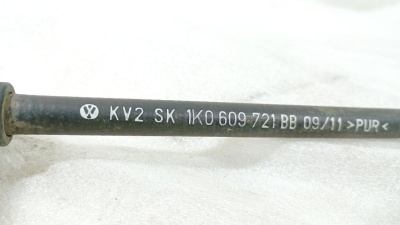 Трос стояночного тормоза Octavia (A5 1Z-) 2004-2013 (ЛЕВЫЙ=ПРАВЫЙ)  1K0609721BB  1K0609721BB