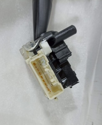 Переключатель поворотов подрулевой SX4 2013> SX4 3721061M60