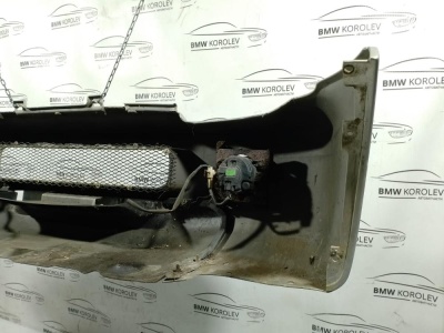 Бампер, передний  ДЕФЕКТ   Jimny 7171181A40W07