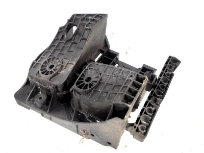 Кронштейн блока предохранителей VW Golf VI (2008-2013)  1K0907361C