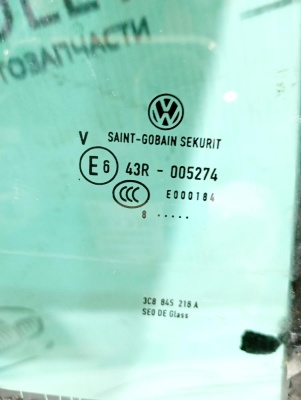 Стекло двери задней правой (форточка) Passat CC 2008-2017    3C8839614J