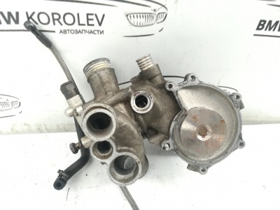 Помпа с термостатом M5 E39  11511407113